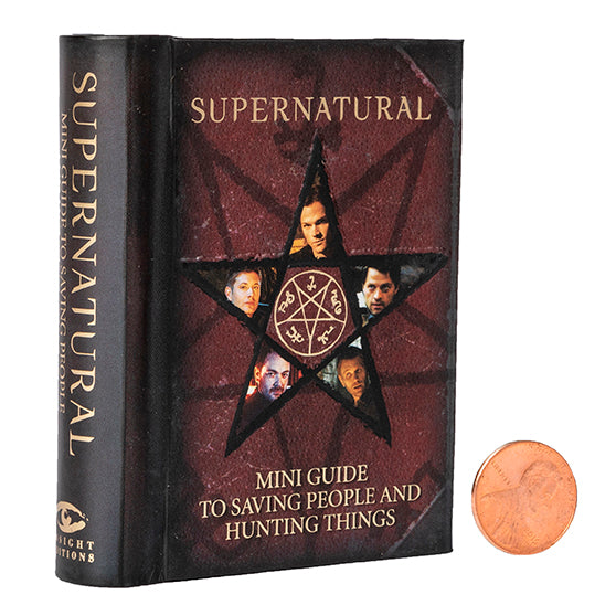 Supernatural: Mini Guide To Saving People and Hunting Things (Mini Book)